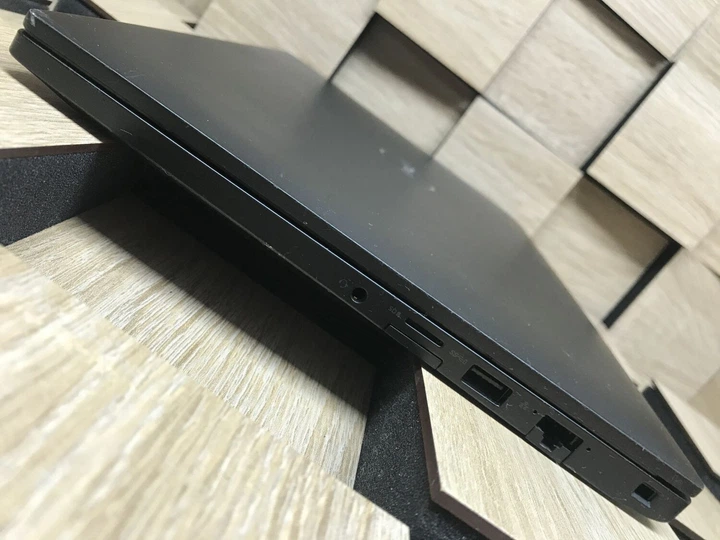 Ноутбук Б-класс Dell Latitude 7490 / 14" (1920x1080) IPS / Intel Core i5-8350U (4 (8) ядра по 1.7-3.6 GHz) / 8 GB DDR4 / 256 GB SSD M.2 / UHD Graphics 620 / WebCam / USB 3.1 / HDMI б/у - Фото 10 Ноутбук Б-класс Dell Latitude 7490 / 14" (1920x1080) IPS / Intel Core i5-8350U (4 (8) ядра по 1.7-3.6 GHz) / 8 GB DDR4 / 256 GB SSD M.2 / UHD Graphics 620 / WebCam / USB 3.1 / HDMI б/у - изображение 10