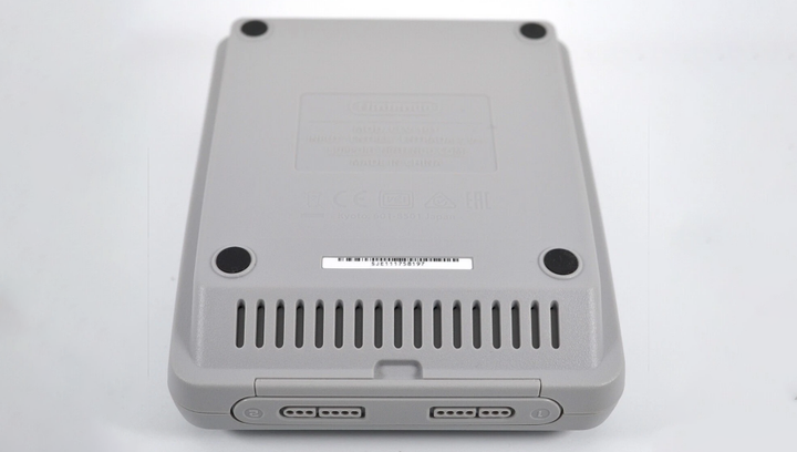 Набір Консоль Nintendo SNES Classic Mini CLV-301 Super Famicom Japan Light Grey + 21 Вбудована Гра Б/У + Геймпад Дротовий - зображення 4