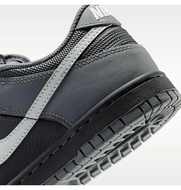 Кроссовки детские Nike Dunk Low Gs Black Reflect Silver Black/Metallic 38.5 Чорний, Металік IM6028-010 - Фото 8 Кроссовки детские Nike Dunk Low Gs Black Reflect Silver Black/Metallic 38.5 Чорний, Металік IM6028-010 - изображение 8
