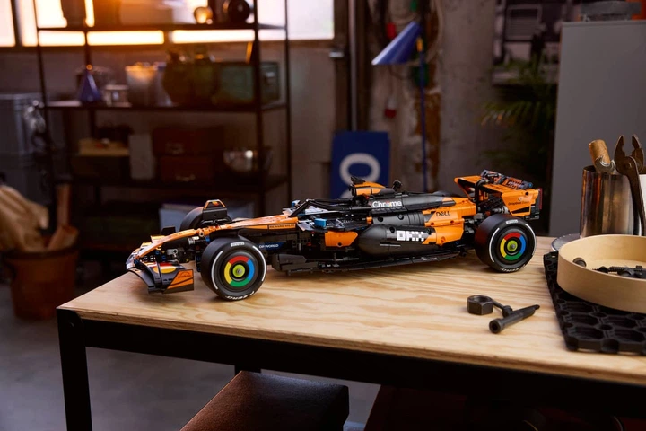 Конструктор Technic McLaren MCL39 F1 Car, болид Формула 1, 1675 деталей - Фото 8 Конструктор Technic McLaren MCL39 F1 Car, болид Формула 1, 1675 деталей - изображение 8