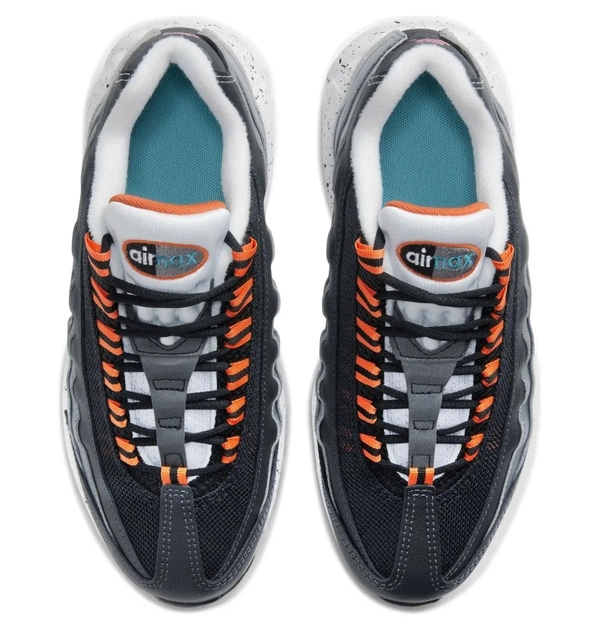 Кроссовки подростковые Nike Air Max 95 Recraft 37.5 Чорно-сірий CJ3906-008 - Фото 5 Кроссовки подростковые Nike Air Max 95 Recraft 37.5 Чорно-сірий CJ3906-008 - изображение 5