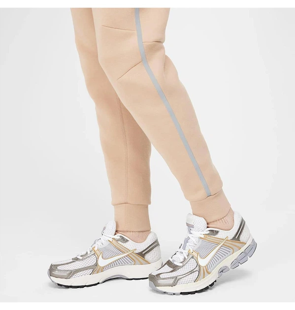 Брюки мужские Nike Tech L Бежевый HQ3747-200 - Фото 8 Брюки мужские Nike Tech L Бежевый HQ3747-200 - изображение 8