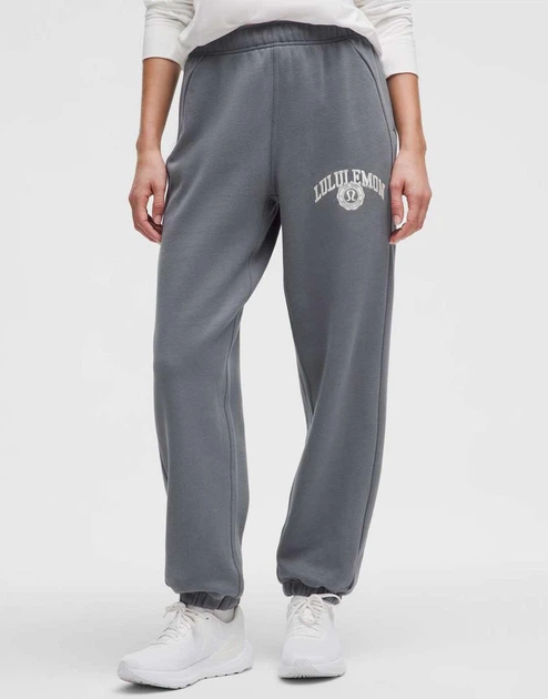Штани lululemon Scuba Mid-Rise Oversized Graphic Сірий M LW5HAUS - Фото 1 Штани lululemon Scuba Mid-Rise Oversized Graphic Сірий M LW5HAUS - изображение 1