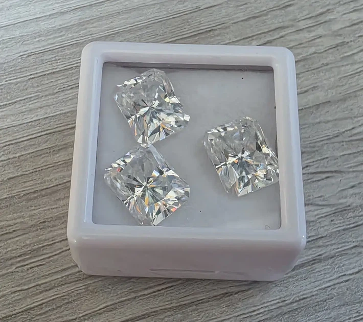 Муассанит белый радиант 3 ct 10 х 8 mm (78279) - Фото 4 Муассанит белый радиант 3 ct 10 х 8 mm (78279) - изображение 4