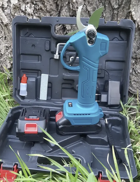 Аккумуляторный садовый секатор Crafting Tools 24 В 2 А·ч рез до 25 мм с 2 АКБ в кейсе Электрические ножницы для веток Беспроводной инструмент обрезки дерев кустов - Фото 8 Аккумуляторный садовый секатор Crafting Tools 24 В 2 А·ч рез до 25 мм с 2 АКБ в кейсе Электрические ножницы для веток Беспроводной инструмент обрезки дерев кустов - изображение 8