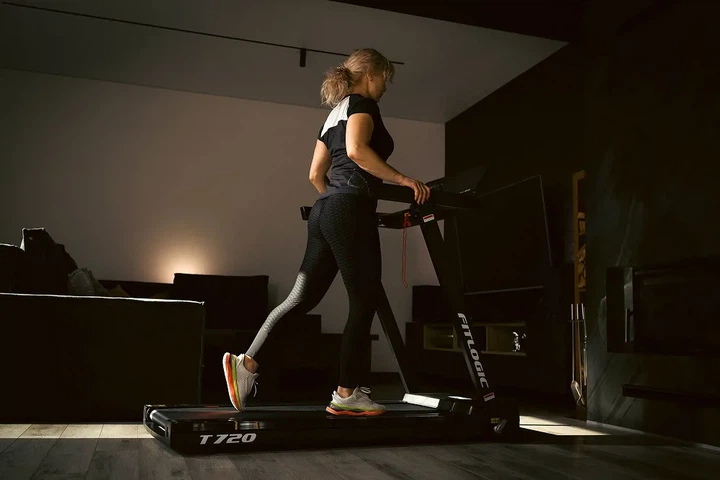 Беговая дорожка FitLogic T720 домашняя складная многофункциональная консоль - Фото 8 Беговая дорожка FitLogic T720 домашняя складная многофункциональная консоль - изображение 8