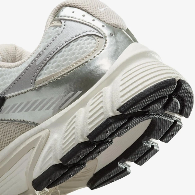 Кроссовки женские Nike V5 Rnr 39 Комбинированный HQ7901-104 - Фото 8 Кроссовки женские Nike V5 Rnr 39 Комбинированный HQ7901-104 - изображение 8