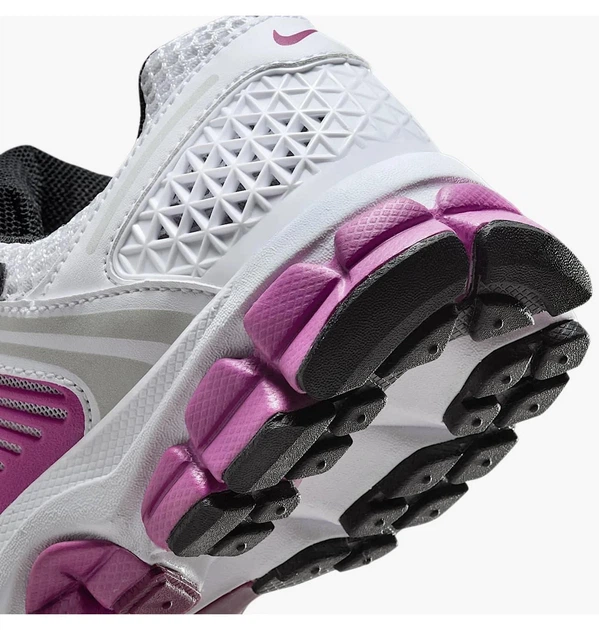 Кросівки жіночі Nike Zoom Vomero 5 Gs 37.5 Комбінований HF6998-102 - Фото 2 Кросівки жіночі Nike Zoom Vomero 5 Gs 37.5 Комбінований HF6998-102 - зображення 2