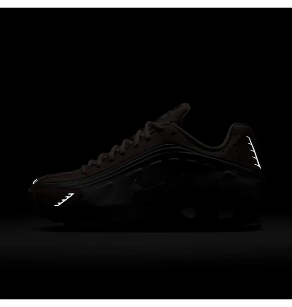 Кросівки жіночі Nike Shox R4 36.5 Комбінований AR3565-600 - зображення 6