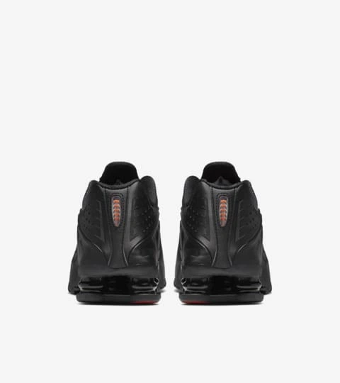 Кросівки жіночі Nike Shox R4 38.5 Чорний AR3565-004 - зображення 4
