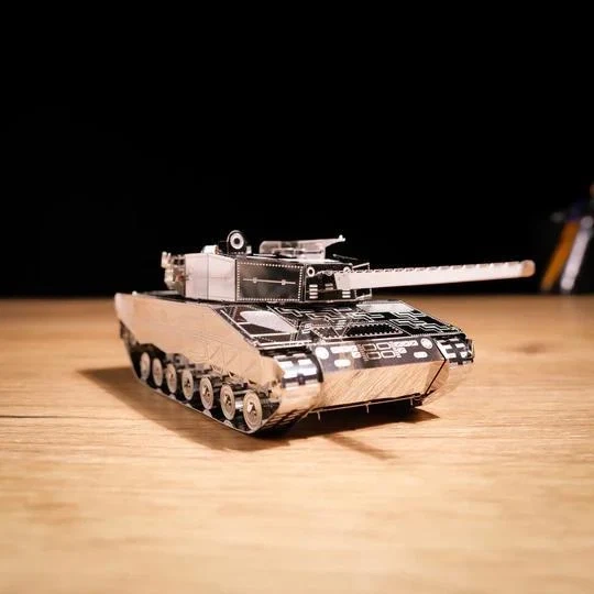 Металевий конструктор Metal Time Leopard 2 MT079 колекційна модель танка - зображення 6