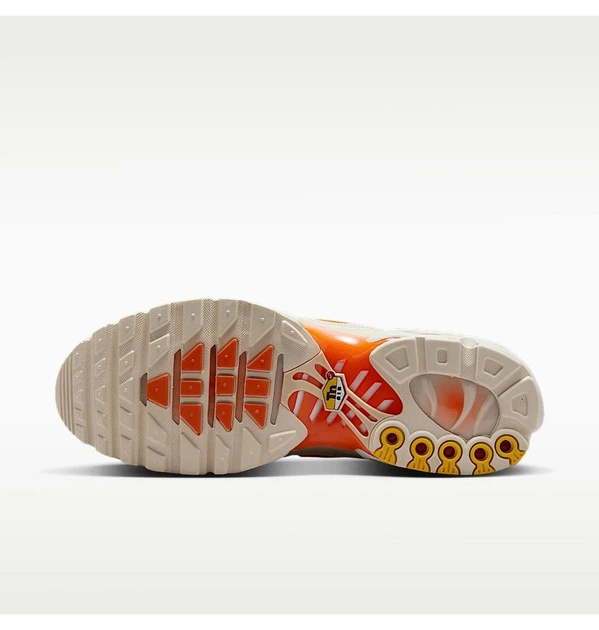 Кросівки чоловічі Nike Air Max Plus Beige 47 Бежевий DM0032-019 - Фото 2 Кросівки чоловічі Nike Air Max Plus Beige 47 Бежевий DM0032-019 - зображення 2