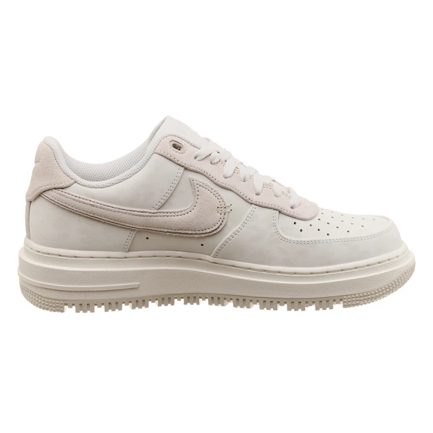 Кроссовки мужские Nike Air Force 1 Luxe 41 Белый DD9605-100 - Фото 8 Кроссовки мужские Nike Air Force 1 Luxe 41 Белый DD9605-100 - изображение 8