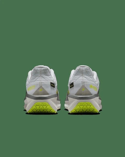Кросівки чоловічі Nike Winflo 11 Gore-Tex 48.5 Світло-сірий FQ1358-005 - Фото 5 Кросівки чоловічі Nike Winflo 11 Gore-Tex 48.5 Світло-сірий FQ1358-005 - зображення 5