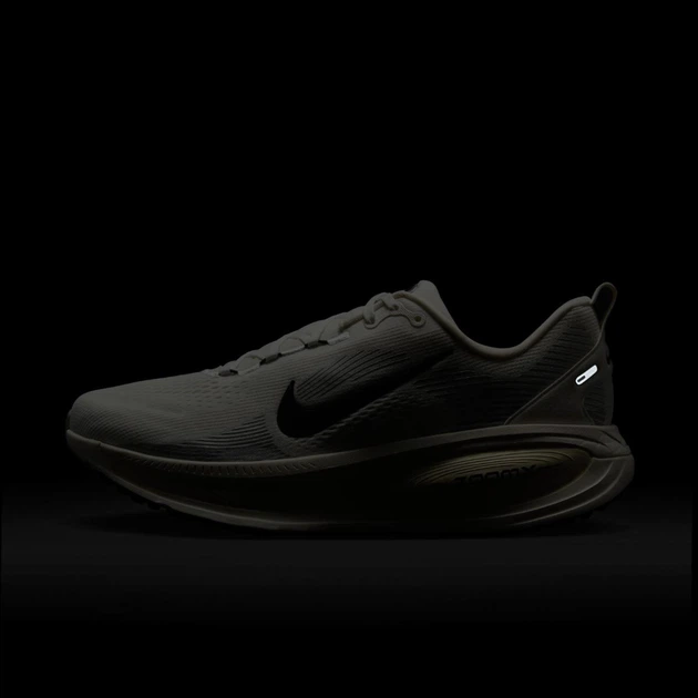 Кросівки чоловічі Nike Vomero 18 Coconut Milk 41 Кремовий HM6803-101 - Фото 3 Кросівки чоловічі Nike Vomero 18 Coconut Milk 41 Кремовий HM6803-101 - зображення 3