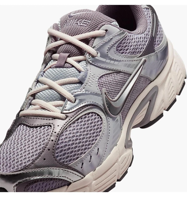 Кросівки чоловічі Nike V5 Rnr 42 Комбінований HJ5228-003 - зображення 3