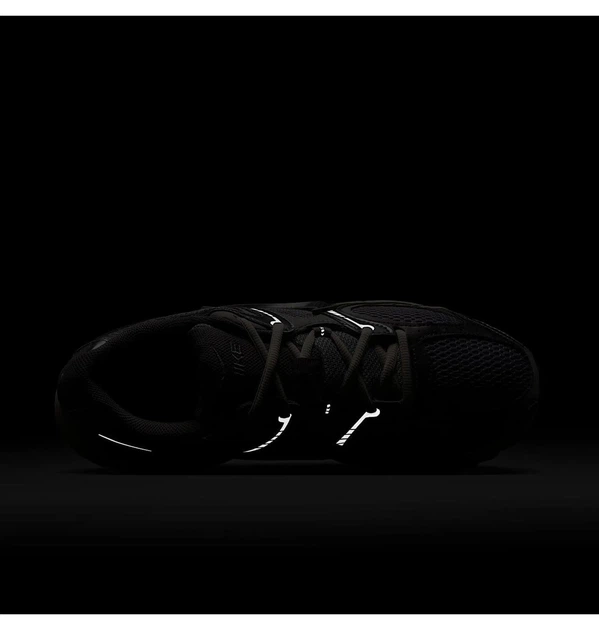 Кросівки чоловічі Nike V5 Rnr 42 Комбінований HJ5228-003 - зображення 5