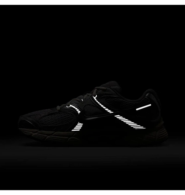 Кросівки чоловічі Nike V5 Rnr 42 Комбінований HJ5228-003 - зображення 9