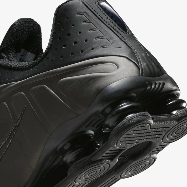 Кросівки чоловічі Nike Shox R4 40 Чорний HQ1988-001 - Фото 14 Кросівки чоловічі Nike Shox R4 40 Чорний HQ1988-001 - зображення 14