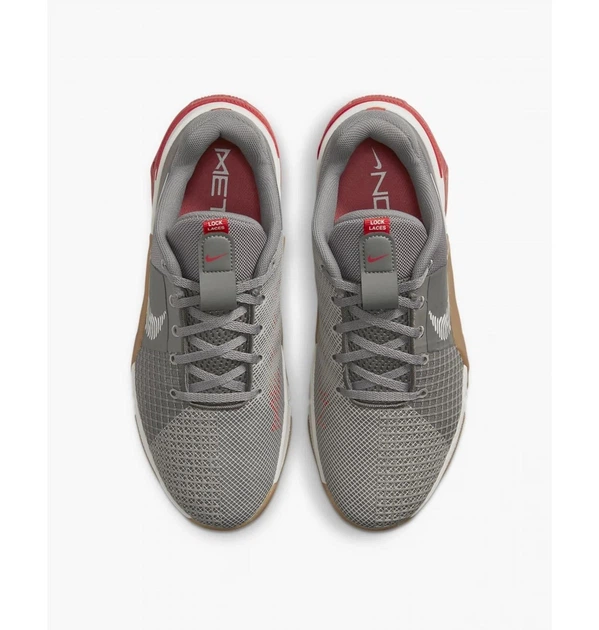 Кроссовки мужские Nike Metcon 8 38.5 Серый DO9328-005 - изображение 6