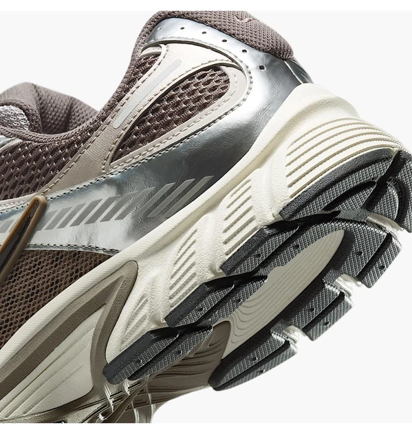 Кроссовки мужские Nike V5 Rnr Brown 45 Коричневий HJ5228-200 - Фото 2 Кроссовки мужские Nike V5 Rnr Brown 45 Коричневий HJ5228-200 - изображение 2