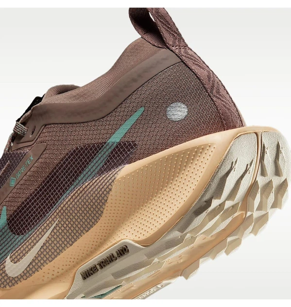 Кросівки унісекс Nike Pegasus Trail 5 Gtx Brown 36.5 Коричневий FQ0912-200 - зображення 3