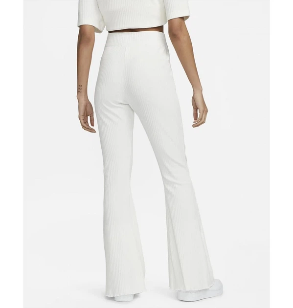 Спортивні легінси жіночі Nike Sportswear High-Waisted Ribbed Jersey Pants M Білі DV7868-133 - Фото 3 Спортивні легінси жіночі Nike Sportswear High-Waisted Ribbed Jersey Pants M Білі DV7868-133 - зображення 3