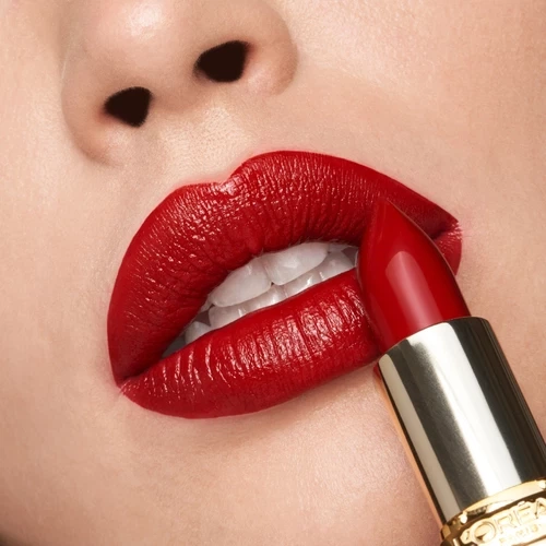 L'Oreal Paris Color Riche Помада для губ № 300 "Le Rouge Paris" - Фото 3 L'Oreal Paris Color Riche Помада для губ № 300 "Le Rouge Paris" - зображення 3