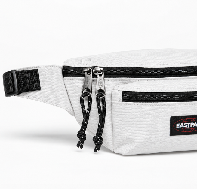 Сумка через плече/на пояс Eastpak Doggy Bag 3L EK073 у білому кольорі. - Фото 3 Сумка через плече/на пояс Eastpak Doggy Bag 3L EK073 у білому кольорі. - зображення 3