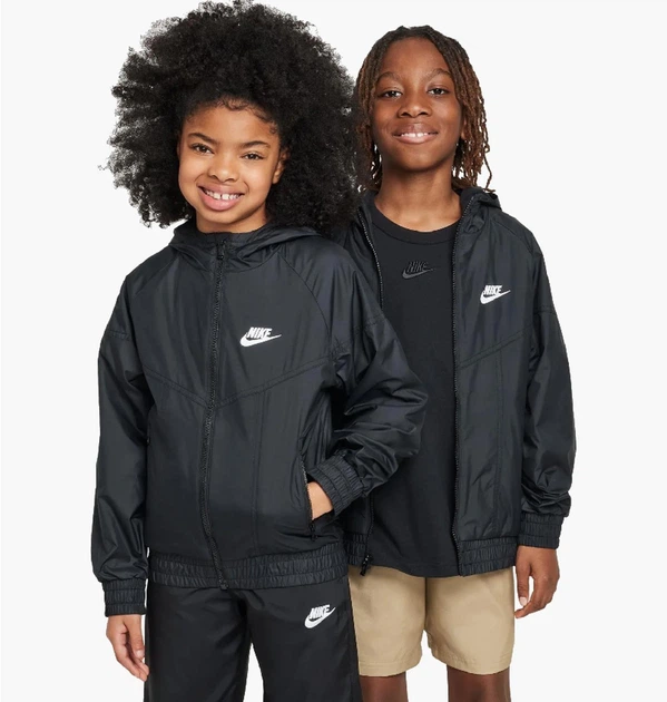 Вітровка дитяча Nike Sportswear Windrunner Black L зріст 152 см Чорний HJ2534-010 - Фото 1 Вітровка дитяча Nike Sportswear Windrunner Black L зріст 152 см Чорний HJ2534-010 - зображення 1