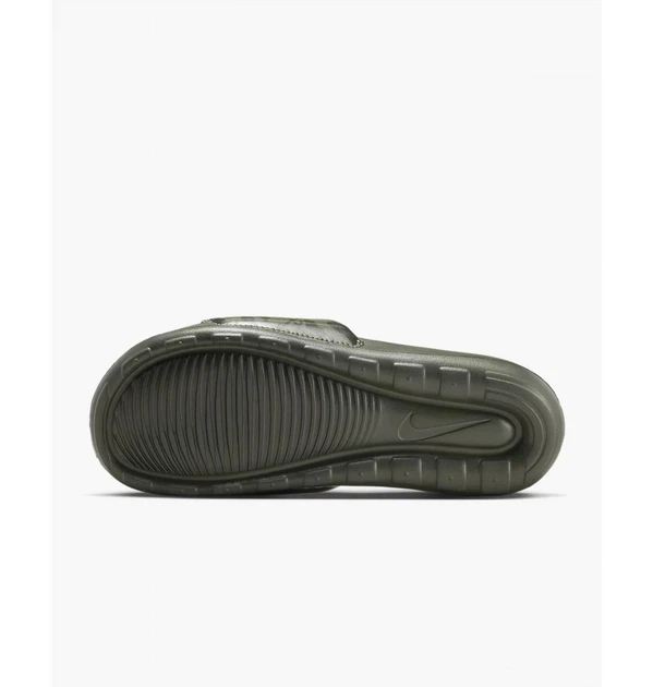 Тапочки мужские Nike Victori One Slide Print 38.5 Хаки CN9678-200 - Фото 3 Тапочки мужские Nike Victori One Slide Print 38.5 Хаки CN9678-200 - изображение 3