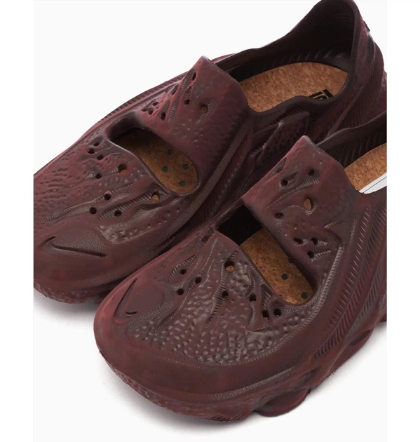 Тапочки чоловічі Nike Ispa Universal Brown 40 Коричневий DM0886-200 - Фото 8 Тапочки чоловічі Nike Ispa Universal Brown 40 Коричневий DM0886-200 - зображення 8