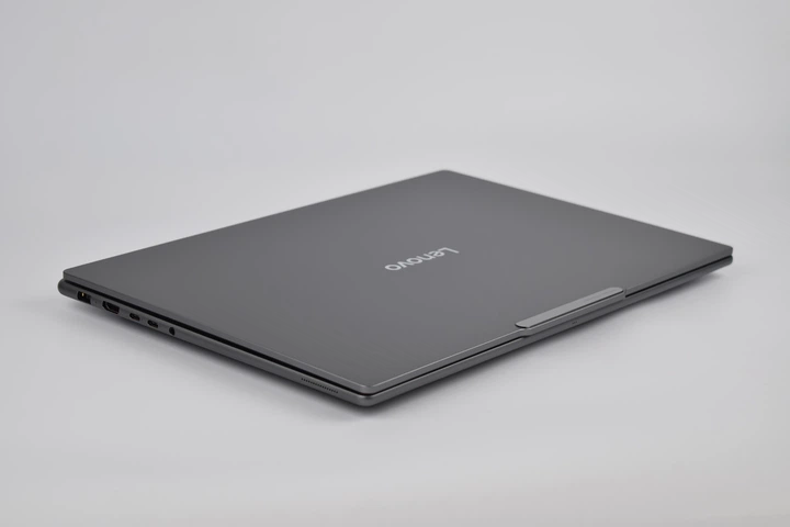 Ультрабук Lenovo Yoga Pro 9 16IAH10 U9 285H / 64GB / 2TB / RTX 5070 / 16" 3.2K Tandem OLED 120Hz / Win11 Pro - Luna Grey Ноутбук - Refurbished - изображение 3