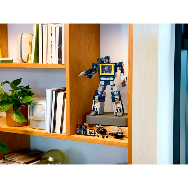 Конструктор LEGO Icons Transformers: Саундвейв 1505 деталей (10358) - зображення 10