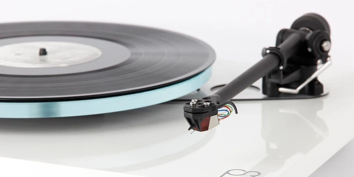 Програвач вінілових платівок Rega Planar 3 Nd3 MM White - зображення 4