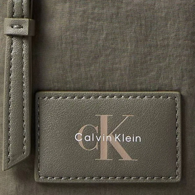 Сумка планшет через плече чоловіча Calvin Klein Reporter 776801131 Зелена (1162290552) - Фото 5 Сумка планшет через плече чоловіча Calvin Klein Reporter 776801131 Зелена (1162290552) - зображення 5