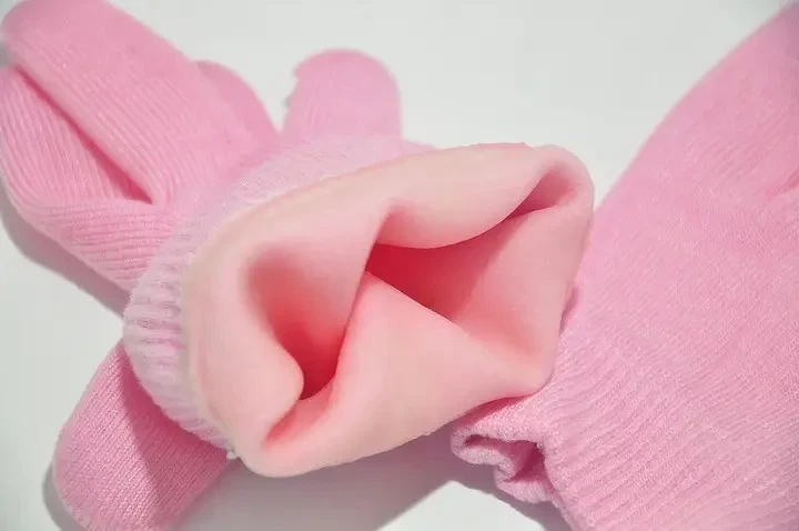 Spa Gel Gloves – зволожуючі гелеві рукавички для рук з олією жожоба та оливи, багаторазові - Фото 4 Spa Gel Gloves – зволожуючі гелеві рукавички для рук з олією жожоба та оливи, багаторазові - изображение 4