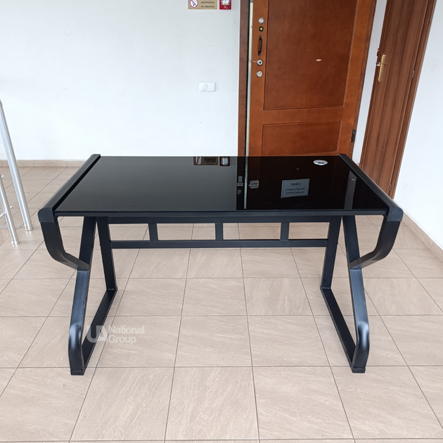 Компьютерный стол со стеклянной столешницей 119,5×60×74 см, письменный стеклянный игровой столик с кабельным отверстием и металлическим каркасом для работы, учебы, квартиры и кабинета Черный, MY-168-Black - изображение 3