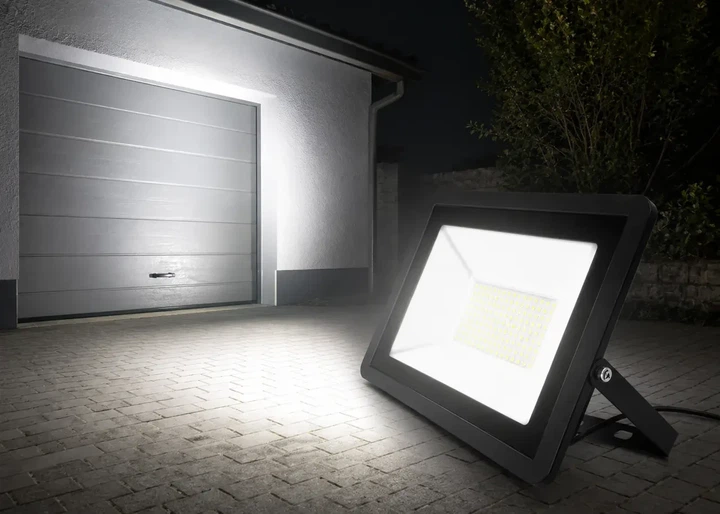 Прожектор светодиодный AEON LED 100W / Уличный LED светильник / Светодиодный фонарь-прожектор от 220 В - Фото 5 Прожектор светодиодный AEON LED 100W / Уличный LED светильник / Светодиодный фонарь-прожектор от 220 В - изображение 5
