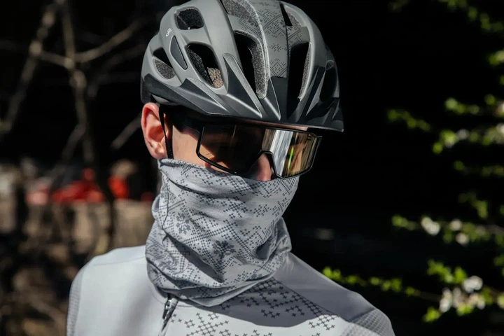 Головний убір бафф ONRIDE Ornament мікрофібра 100% поліестер чорний універсальний розмір - Фото 5 Головний убір бафф ONRIDE Ornament мікрофібра 100% поліестер чорний універсальний розмір - зображення 5
