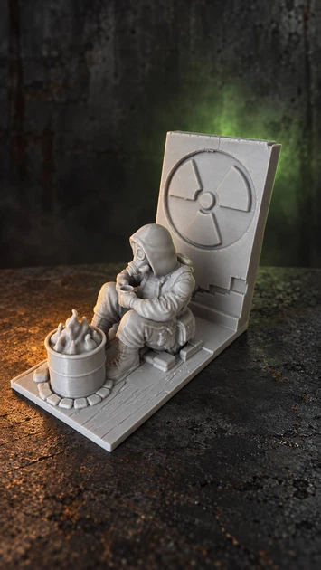 Підставка під Альманах S.T.A.L.K.E.R. 2 «Хранитель Альманаху Міні» з фігуркою сталкера - зображення 3