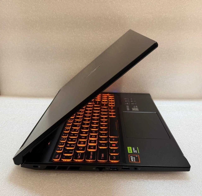 Ігровий ноутбук Acer Nitro V 16 AI / 16" (1920x1200) IPS / AMD Ryzen 7 260 (8 (16) ядер по 3.8 - 5.1 GHz) / 16 GB DDR5 / 1000 GB SSD / nVidia GeForce RTX 5070, 8 GB GDDR7, 128-bit / WebCam б/в - Фото 3 Ігровий ноутбук Acer Nitro V 16 AI / 16" (1920x1200) IPS / AMD Ryzen 7 260 (8 (16) ядер по 3.8 - 5.1 GHz) / 16 GB DDR5 / 1000 GB SSD / nVidia GeForce RTX 5070, 8 GB GDDR7, 128-bit / WebCam б/в - зображення 3