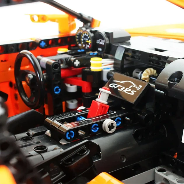 Конструктор Спортивный Суперкар Technic Porsche 911 GT3 RS, 2704 деталей - Фото 6 Конструктор Спортивный Суперкар Technic Porsche 911 GT3 RS, 2704 деталей - изображение 6
