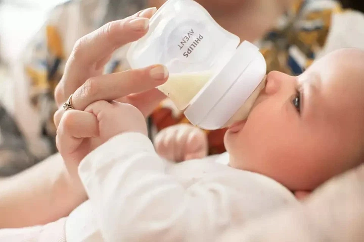Соска Avent Natural 6 месяцев+, силиконовая, Природный поток, для густой пищи, 2 шт. - изображение 6