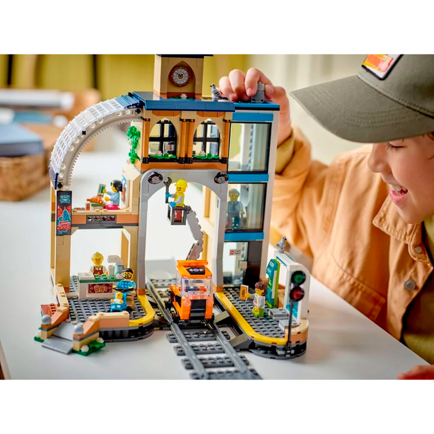 Конструктор LEGO City Центральный железнодорожный вокзал 752 детали (60469) - изображение 10