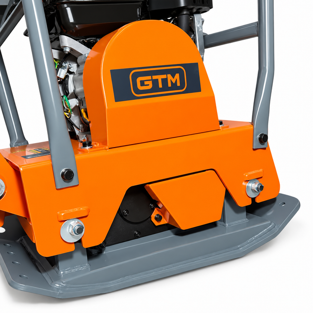 Виброплита GTM GPC125-LCR Loncin G200 4.8 кВт/6.5 к.с. с реверсом - Фото 3 Виброплита GTM GPC125-LCR Loncin G200 4.8 кВт/6.5 к.с. с реверсом - изображение 3