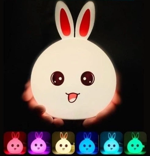 Ночник светодиодный RGB Зайчик силиконовый аккумуляторный с сенсорным управлением и плавной сменой цветов мощностью 1,5 Вт с USB-зарядкой и аккумулятором 1200 мАч для детской комнаты спальни и декоративного освещения белый - изображение 2