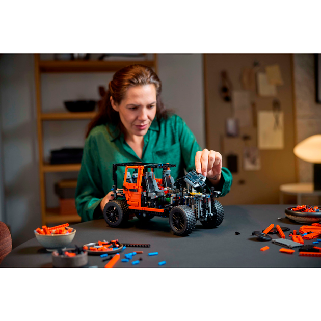 Конструктор LEGO Technic Mercedes-Benz G 500 PROFESSIONAL Line 2891 деталь (42177) - изображение 7