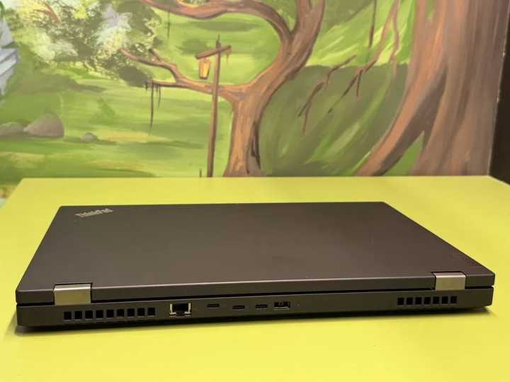 Мобильная рабочая станция Lenovo Thinkpad P15 Gen 1 / 15.6" (3840x2160) IPS / Intel Core i7-10850H (6 (12) ядер по 2.7 - 5.1 GHz) / 16 GB DDR4 / 512 GB SSD / nVidia Quadro T1000, 4 GB GDDR5, 128-bit / WebCam / TouchID б/у - Фото 5 Мобильная рабочая станция Lenovo Thinkpad P15 Gen 1 / 15.6" (3840x2160) IPS / Intel Core i7-10850H (6 (12) ядер по 2.7 - 5.1 GHz) / 16 GB DDR4 / 512 GB SSD / nVidia Quadro T1000, 4 GB GDDR5, 128-bit / WebCam / TouchID б/у - изображение 5