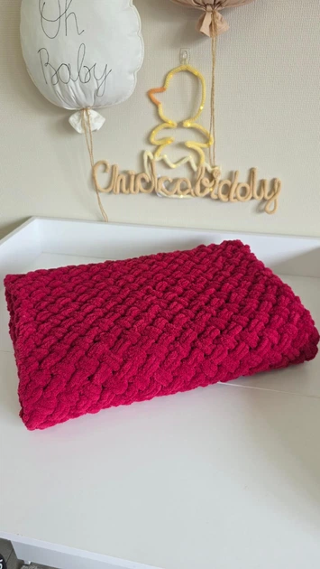 Плюшевый плед Chickabiddy, бордовая пряжа, 100х100 см, ручное плетение - Фото 1 Плюшевый плед Chickabiddy, бордовая пряжа, 100х100 см, ручное плетение - изображение 1